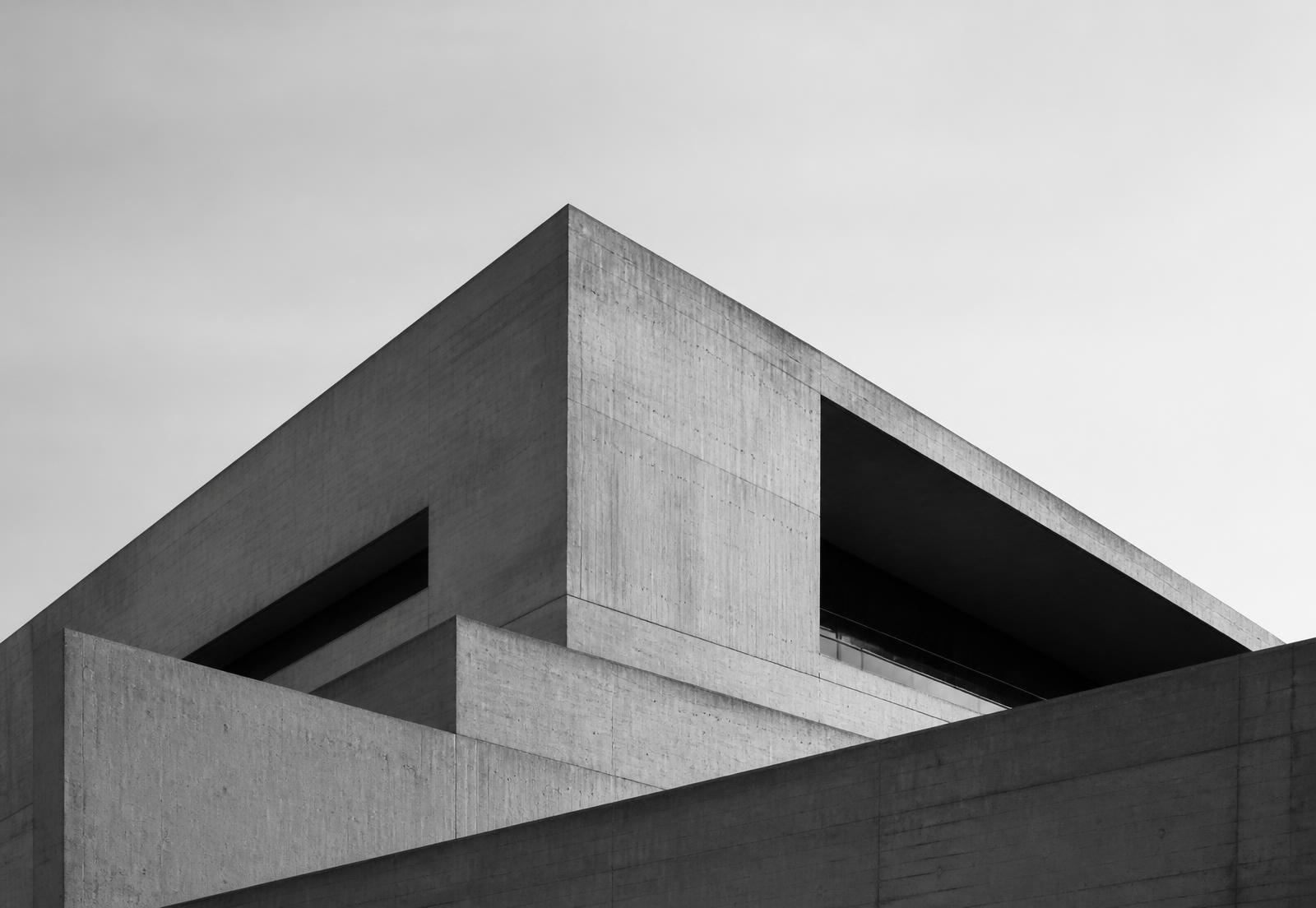 Facciata in cemento di un edificio contemporaneo